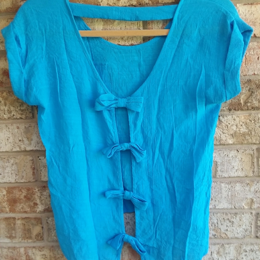Open back with bows top